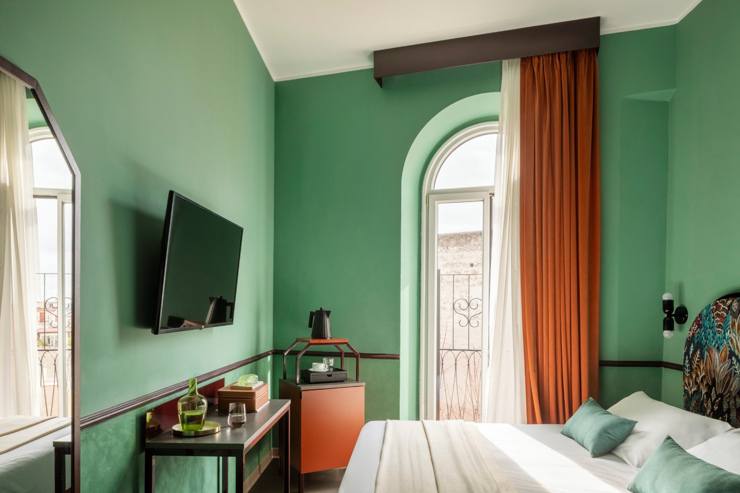 General view of the bright Small room - Barberini Retreat Boutique Hotel, BZAR hotels in Rome