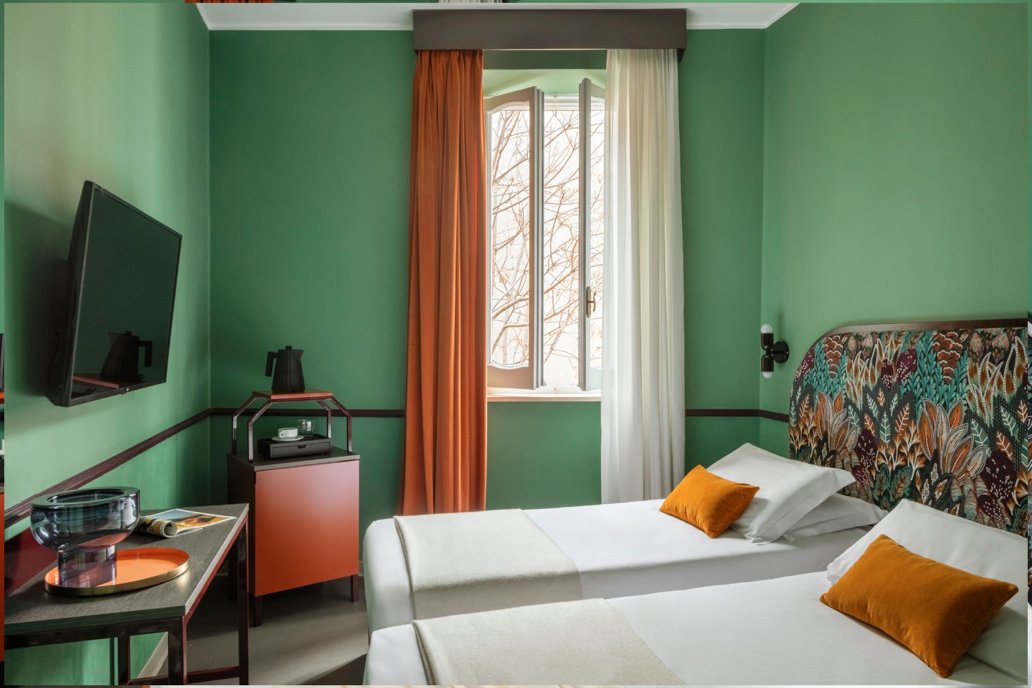 General view of the bright Standard room with twin beds - Barberini Retreat Boutique Hotel, BZAR hotels in Rome